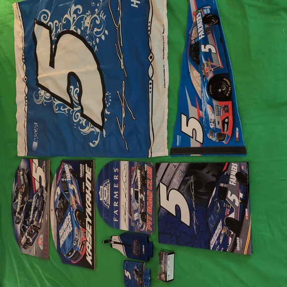 Bundle of Kasey Kahne #5 Nascar Farmer's Insurance Hendrick Collectibles - Picture 1 of 15